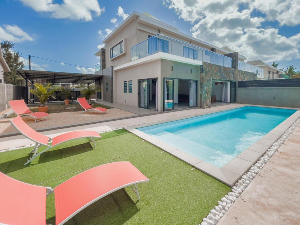 Spacious 4 Bedrooms Villa With Infinity Pool Grand Baie Esterno foto
